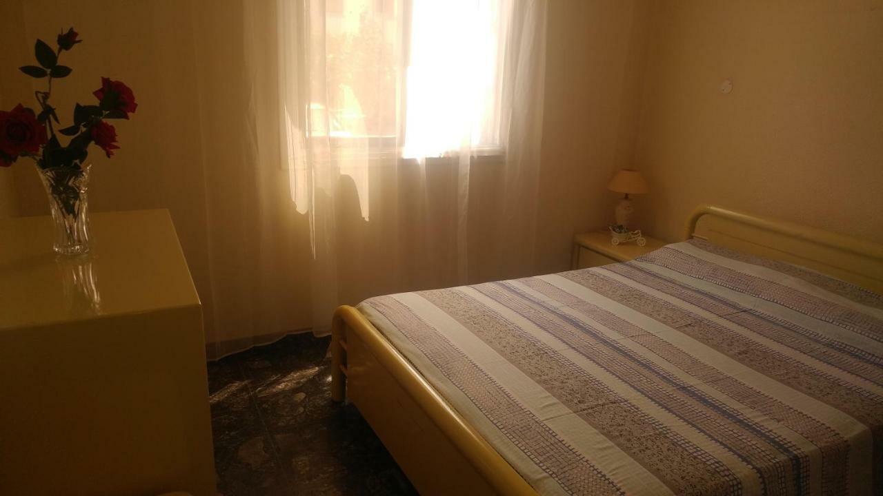 Sandy Beach Apartment 3 オロクリニ エクステリア 写真